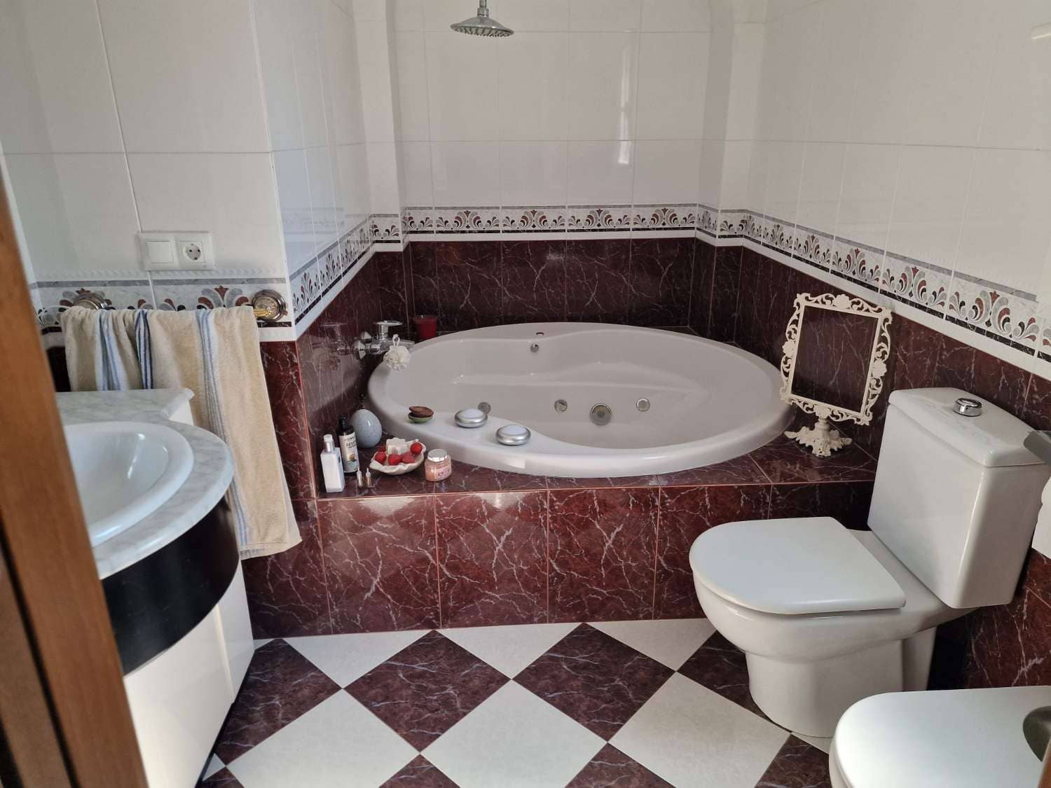 4 makuuhuone Huvila myytävänä paikassa Alhaurin de la Torre mukana uima-altaan - 825 000 € (Ref: 8675612)