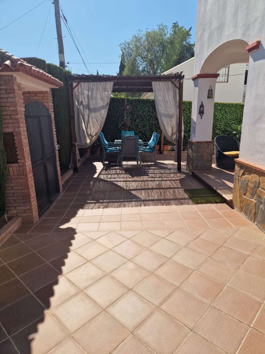 4 makuuhuone Huvila myytävänä paikassa Alhaurin de la Torre mukana uima-altaan - 825 000 € (Ref: 8675612)