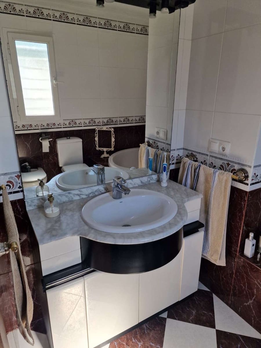 4 makuuhuone Huvila myytävänä paikassa Alhaurin de la Torre mukana uima-altaan - 825 000 € (Ref: 8675612)