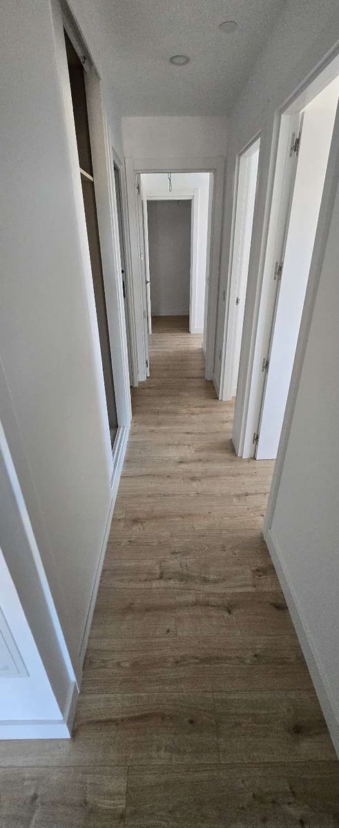3 sovrum Lägenhet att hyra i Malaga stad med pool garage - 2 000 € (Ref: 8809279)