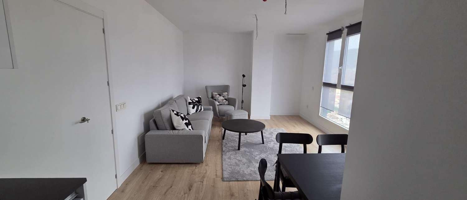 3 sovrum Lägenhet att hyra i Malaga stad med pool garage - 2 000 € (Ref: 8809279)