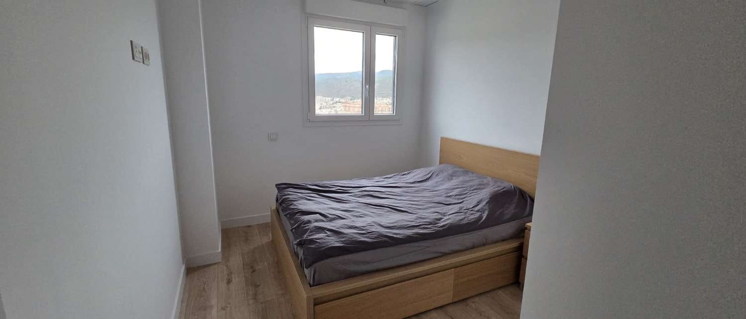 3 sovrum Lägenhet att hyra i Malaga stad med pool garage - 2 000 € (Ref: 8809279)