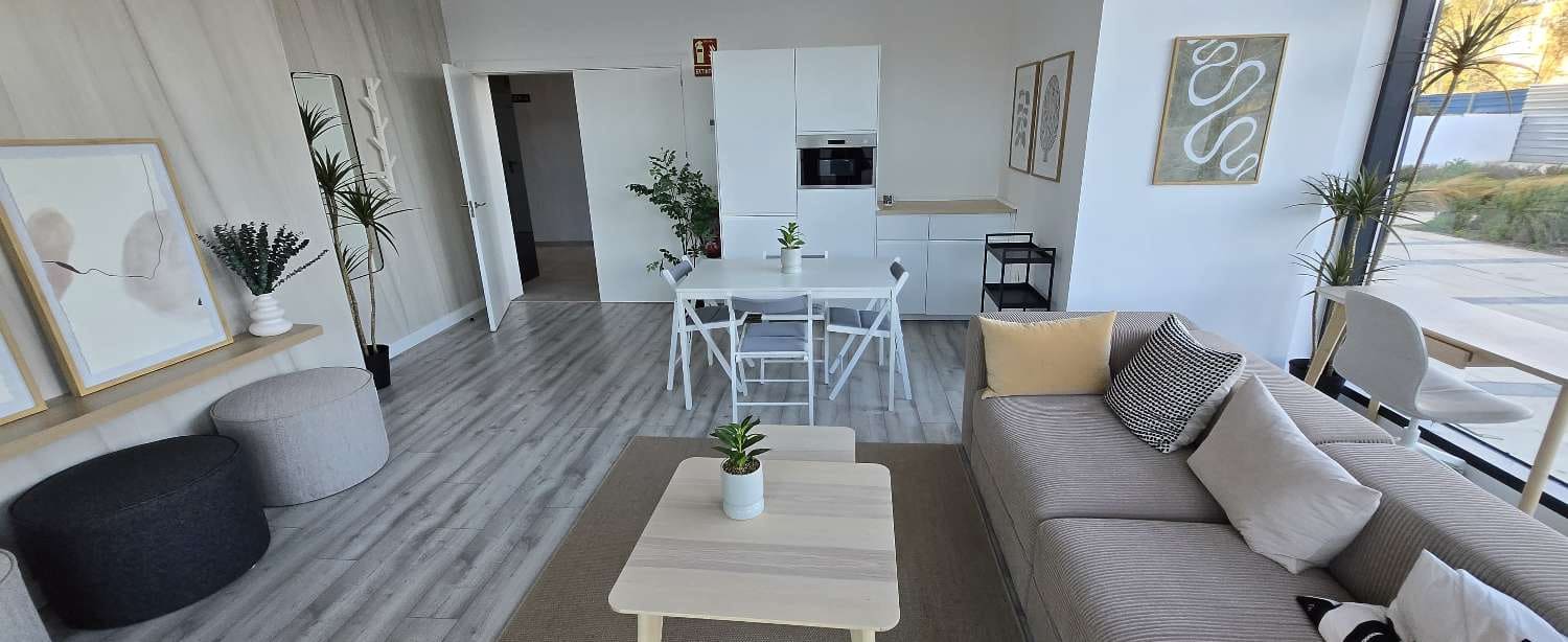 3 sovrum Lägenhet att hyra i Malaga stad med pool garage - 2 000 € (Ref: 8809279)