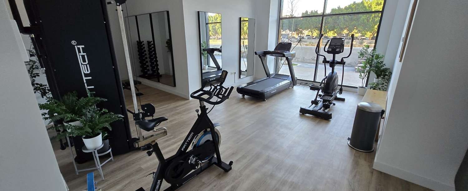 3 sovrum Lägenhet att hyra i Malaga stad med pool garage - 2 000 € (Ref: 8809279)