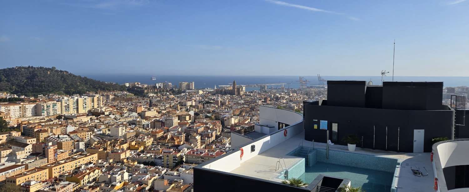 3 sovrum Lägenhet att hyra i Malaga stad med pool garage - 2 000 € (Ref: 8809279)