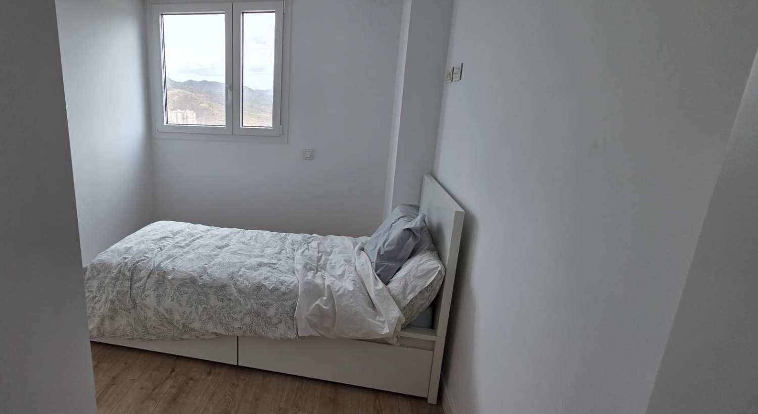 3 sovrum Lägenhet att hyra i Malaga stad med pool garage - 2 000 € (Ref: 8809279)