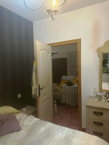 6 soveværelse Finca/Landehus til salg i Guaro med swimmingpool - € 450.000 (Ref: 8838357)