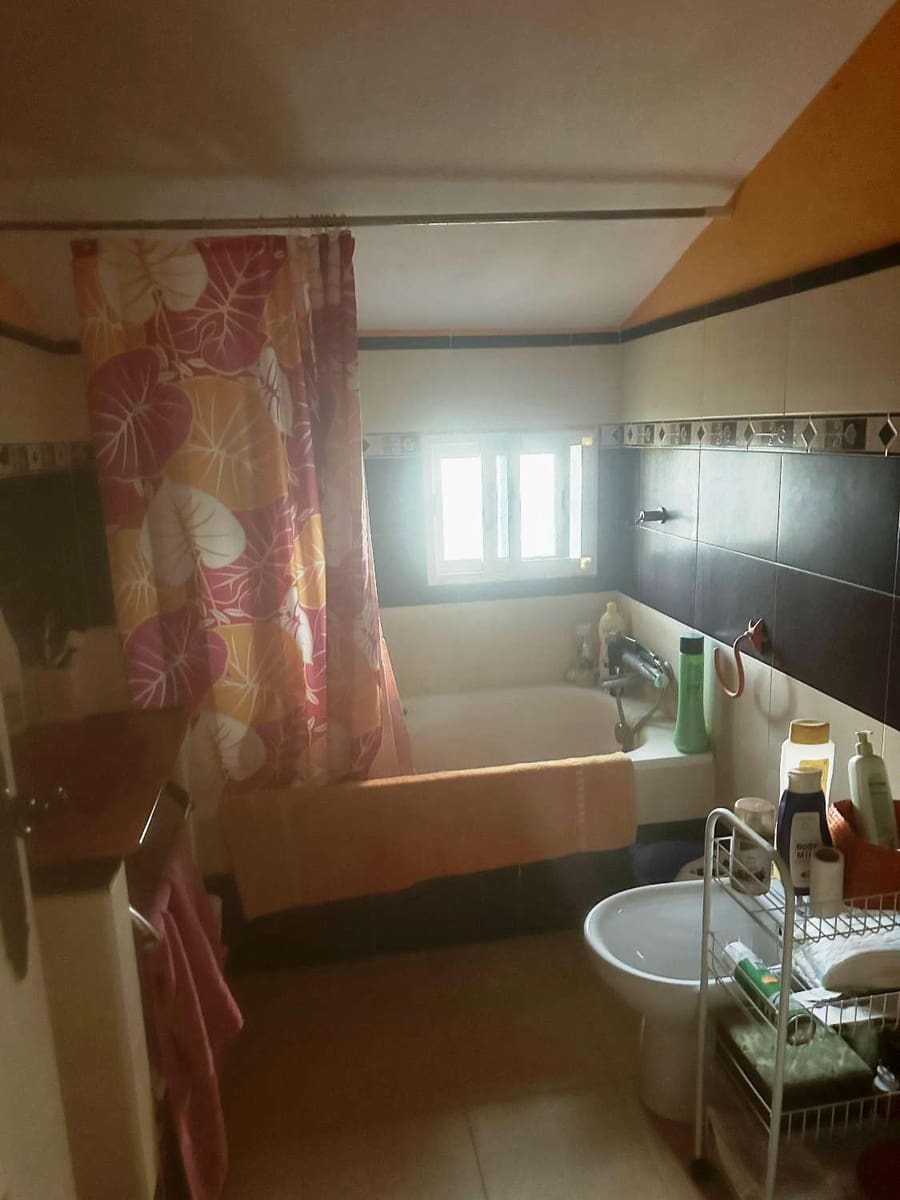 6 soveværelse Finca/Landehus til salg i Guaro med swimmingpool - € 450.000 (Ref: 8838357)