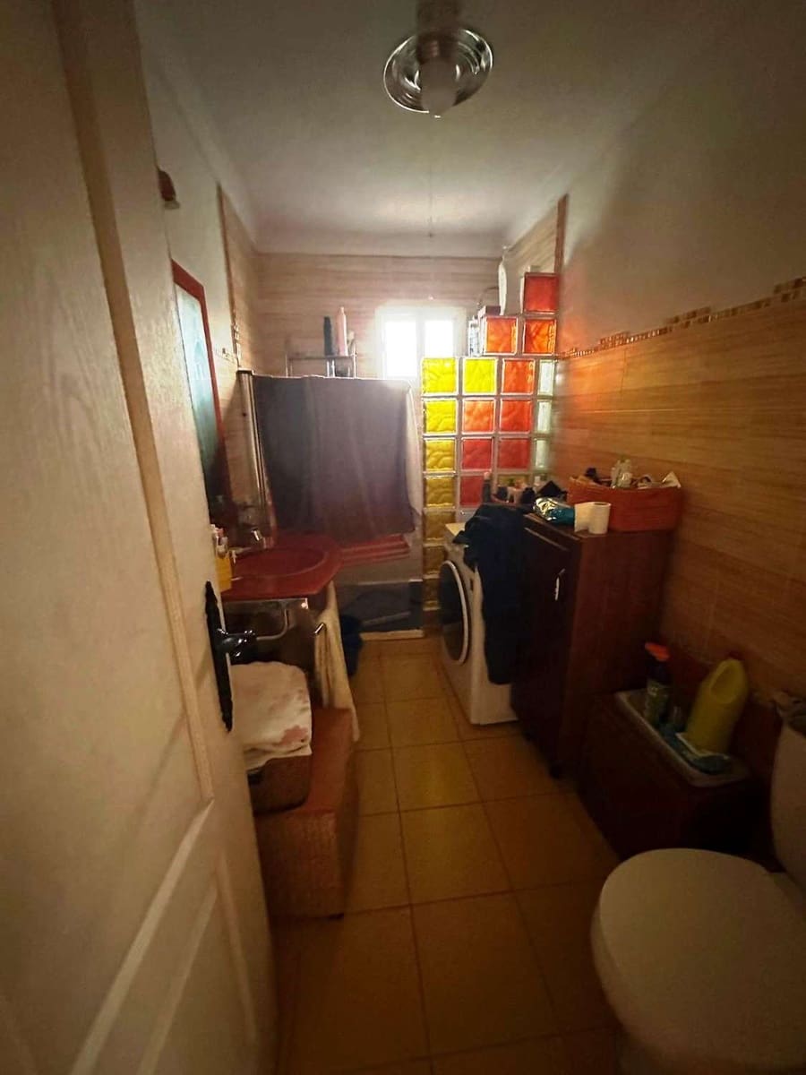 6 soveværelse Finca/Landehus til salg i Guaro med swimmingpool - € 450.000 (Ref: 8838357)