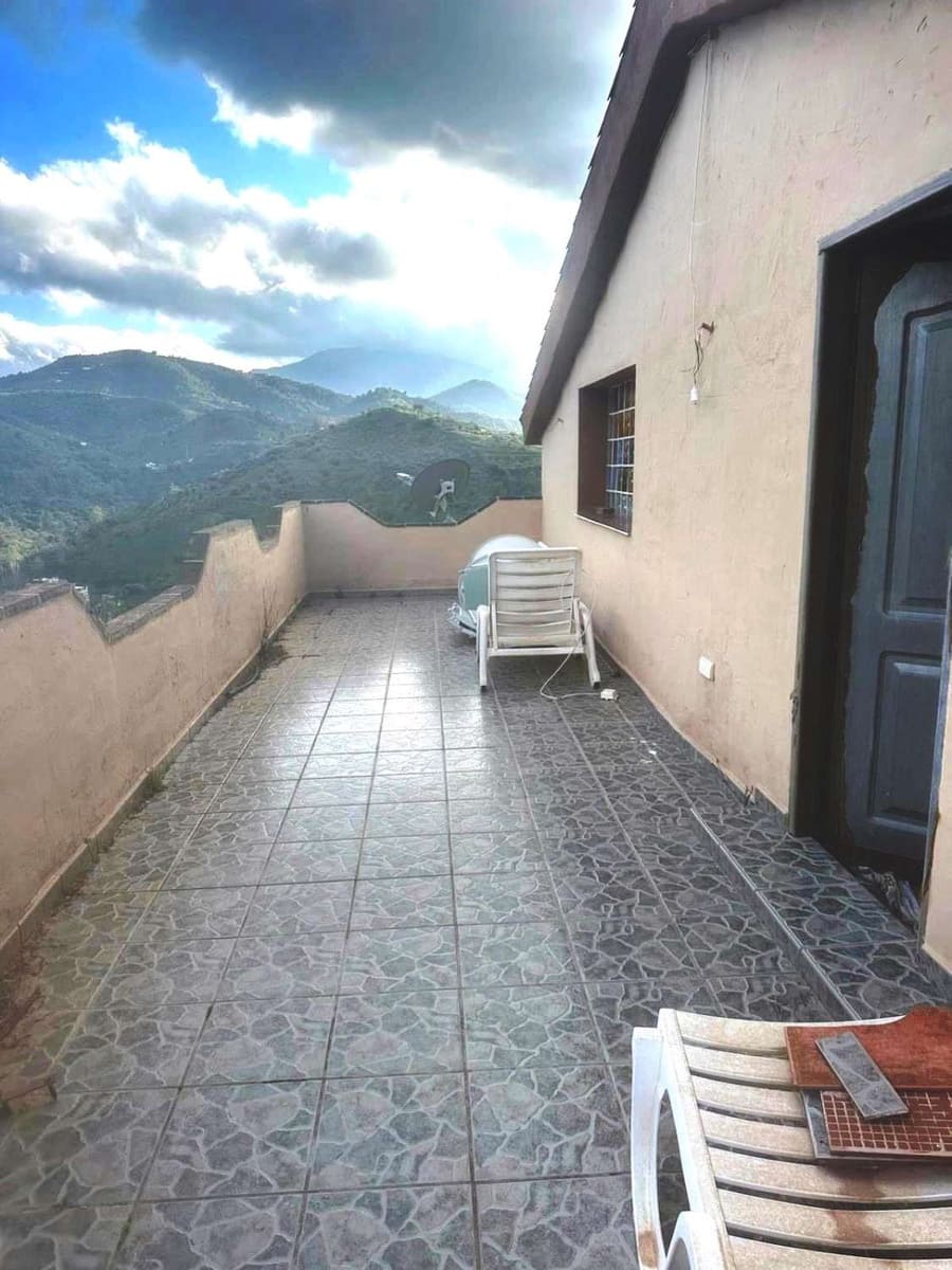 6 soveværelse Finca/Landehus til salg i Guaro med swimmingpool - € 450.000 (Ref: 8838357)