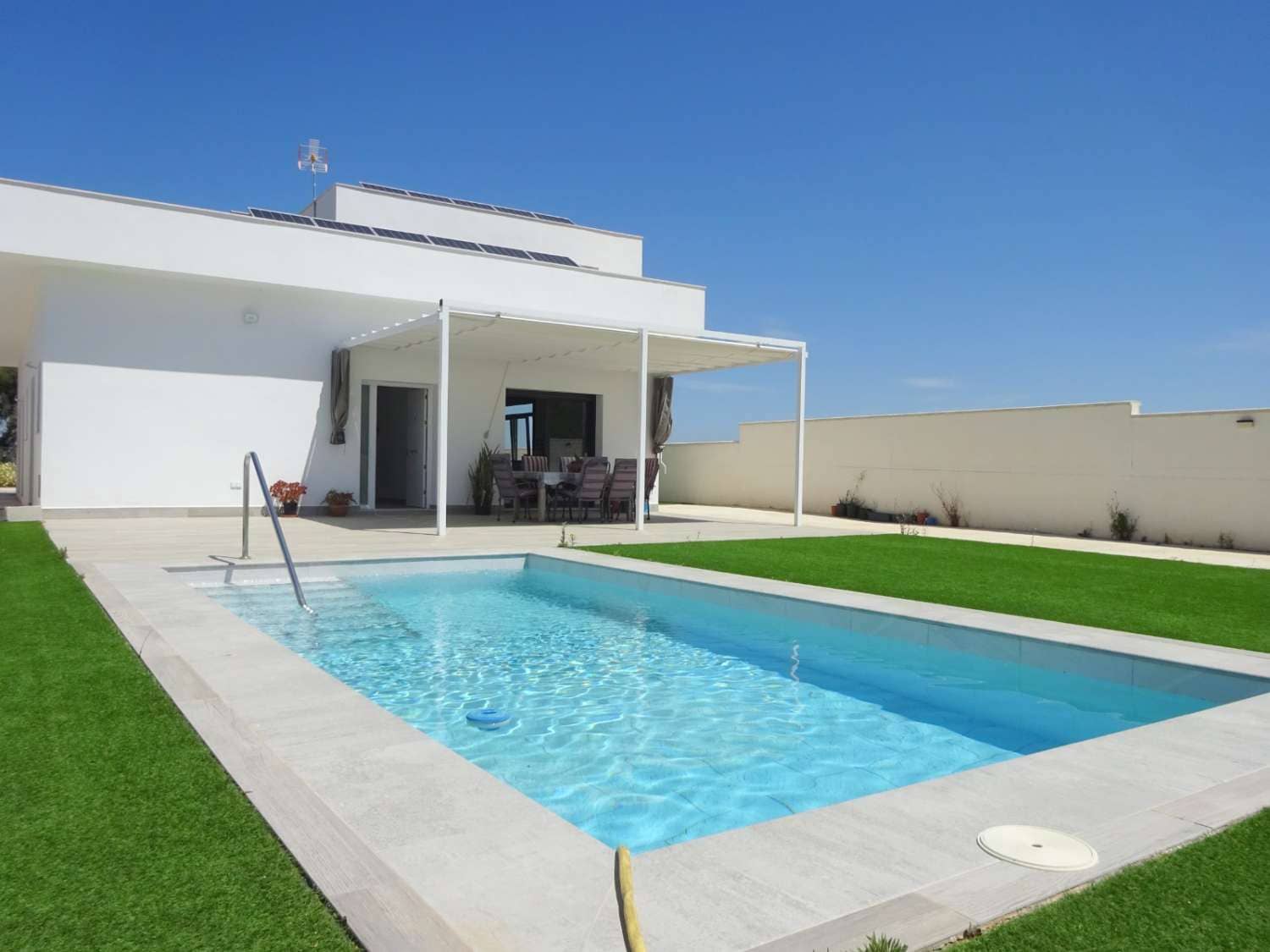 4 sypialnia Willa na sprzedaż w Alhaurin de la Torre z basenem garażem - 810 000 € (Ref: 8956613)