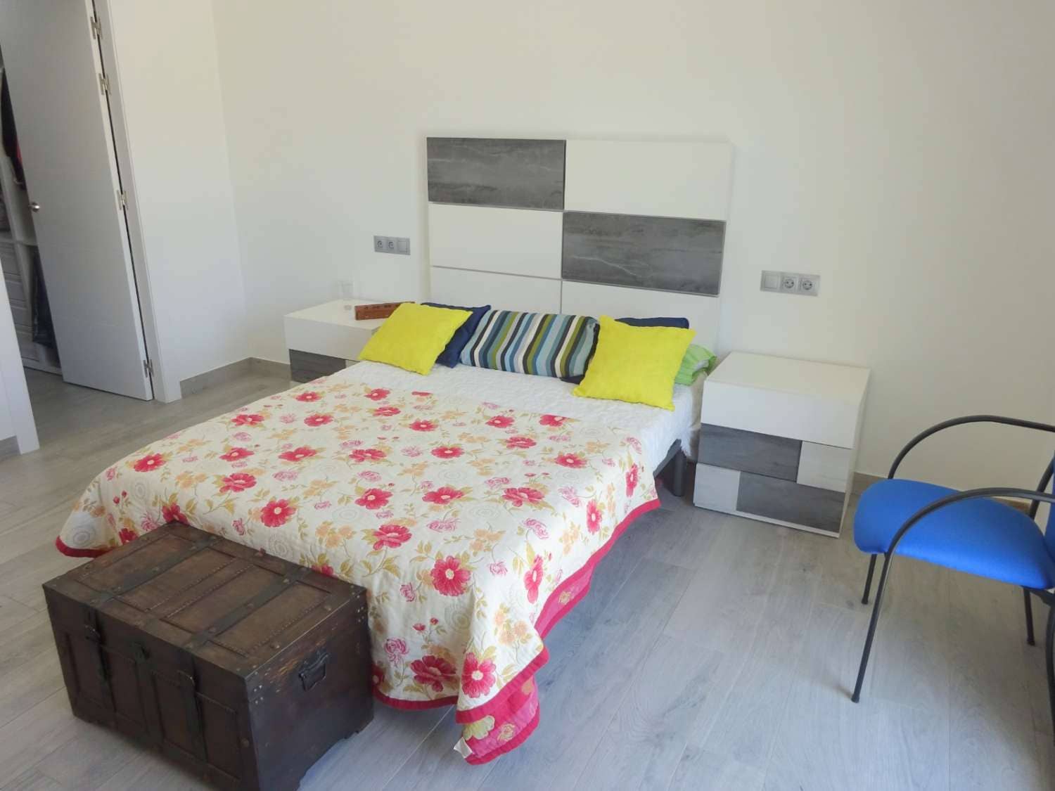 4 sypialnia Willa na sprzedaż w Alhaurin de la Torre z basenem garażem - 810 000 € (Ref: 8956613)