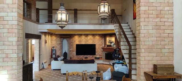 5 soveværelse Villa til leje i Estación de Cártama, Cártama med swimmingpool - € 2.900 (Ref: 9016741)