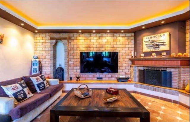 5 soveværelse Villa til leje i Estación de Cártama, Cártama med swimmingpool - € 2.900 (Ref: 9016741)