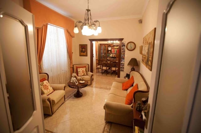 4 makuuhuone Omakotitalo myytävänä paikassa Málaga kaupunki - 650 000 € (Ref: 9088447)