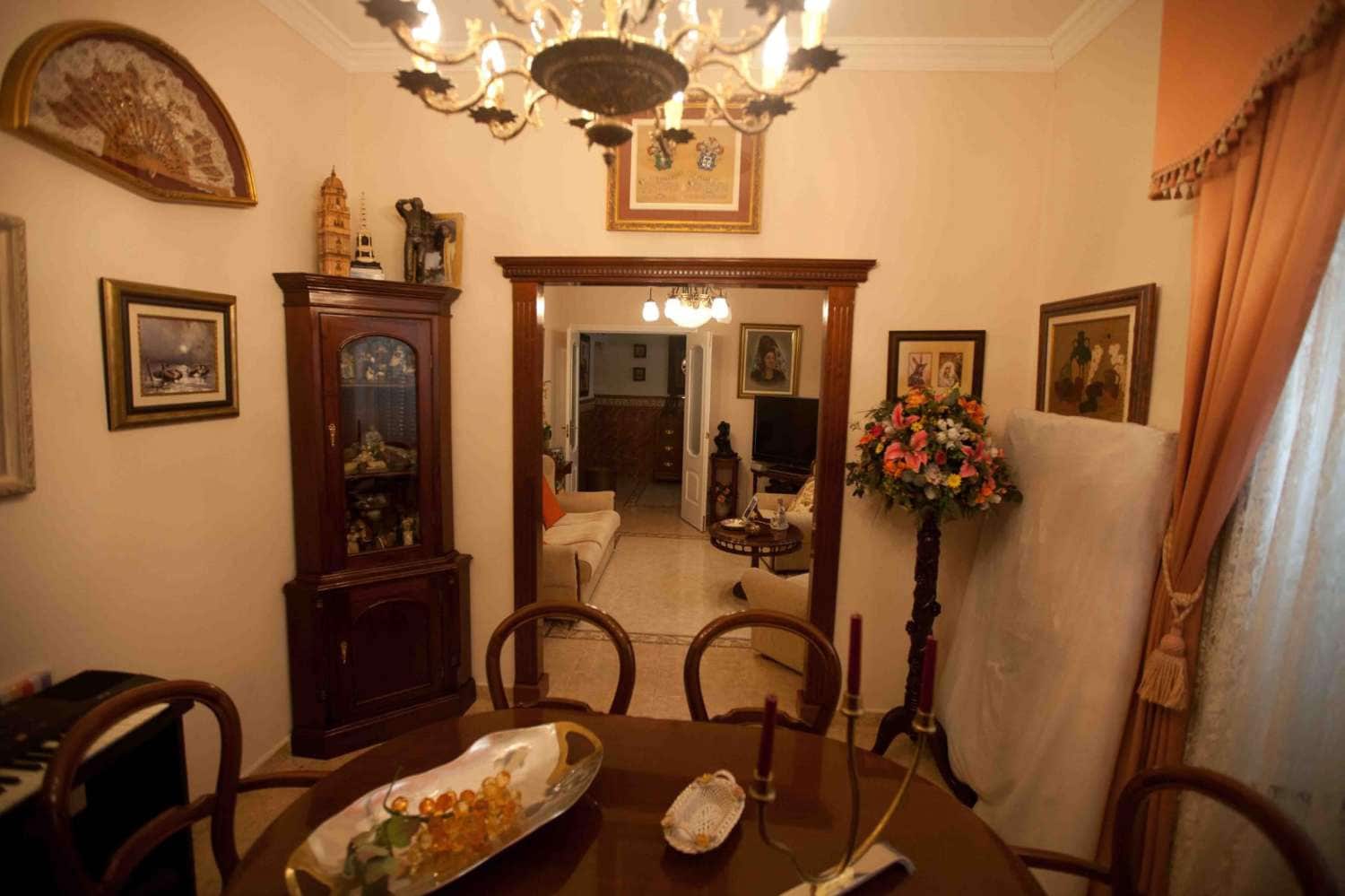 4 sovrum Hus till salu i Malaga stad - 550 000 € (Ref: 9088447)