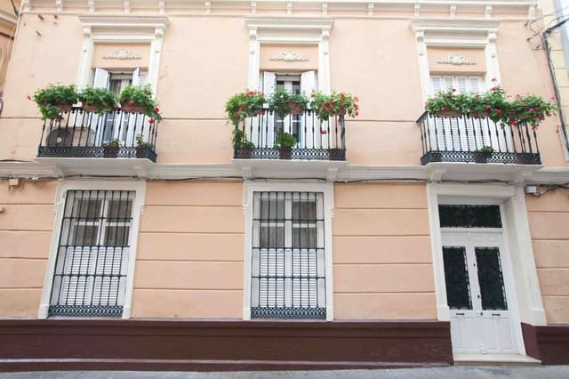 4 makuuhuone Omakotitalo myytävänä paikassa Málaga kaupunki - 650 000 € (Ref: 9088447)