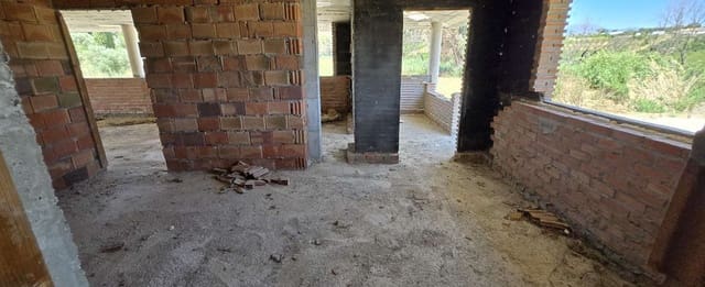 4 soveværelse Villa til salg i Alhaurín el Grande med swimmingpool - € 280.000 (Ref: 9088448)