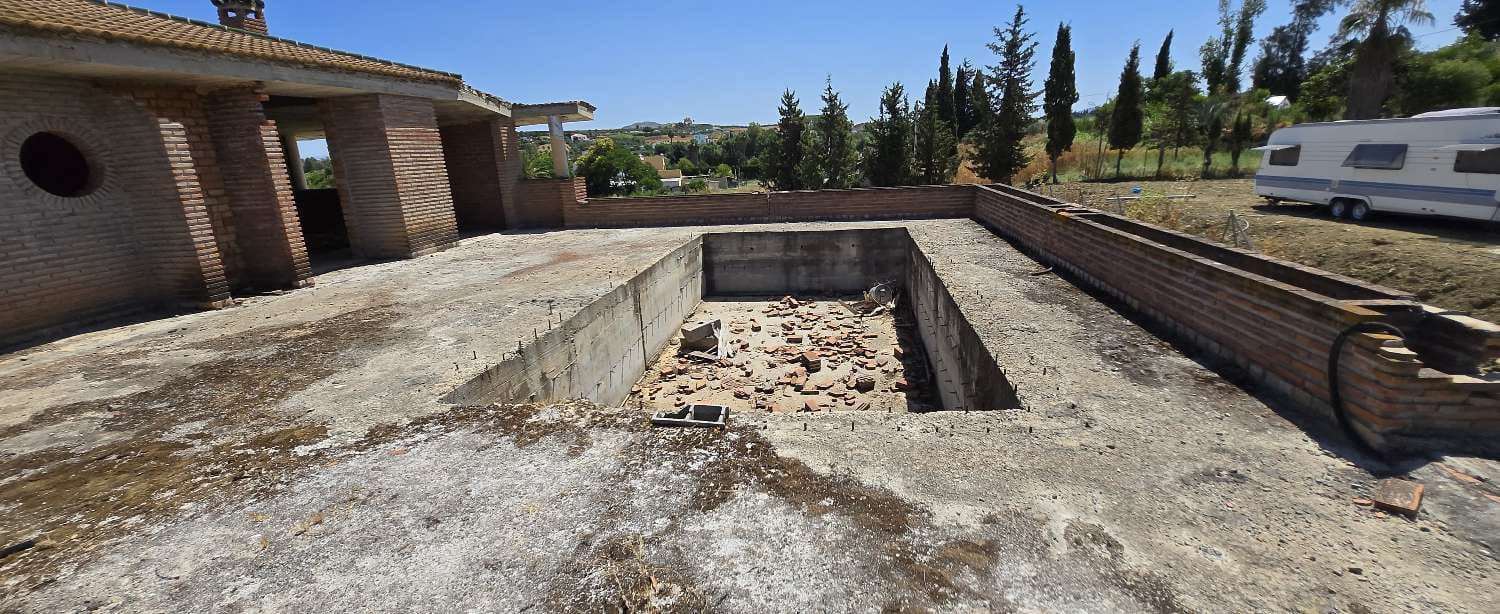 4 soveværelse Villa til salg i Alhaurin el Grande med swimmingpool - € 280.000 (Ref: 9088448)