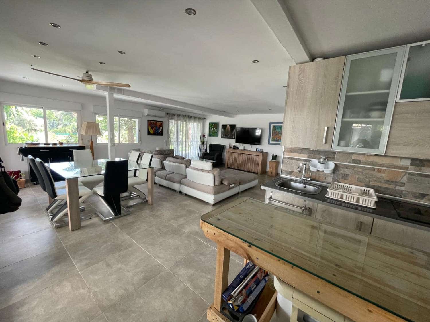 5 bedroom Villa for sale in Alhaurin el Grande with pool - € 590,000 (Ref: 9141312)