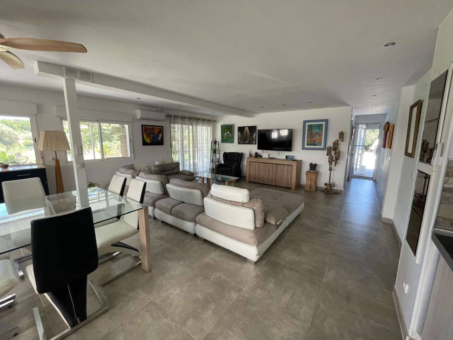 5 bedroom Villa for sale in Alhaurin el Grande with pool - € 590,000 (Ref: 9141312)