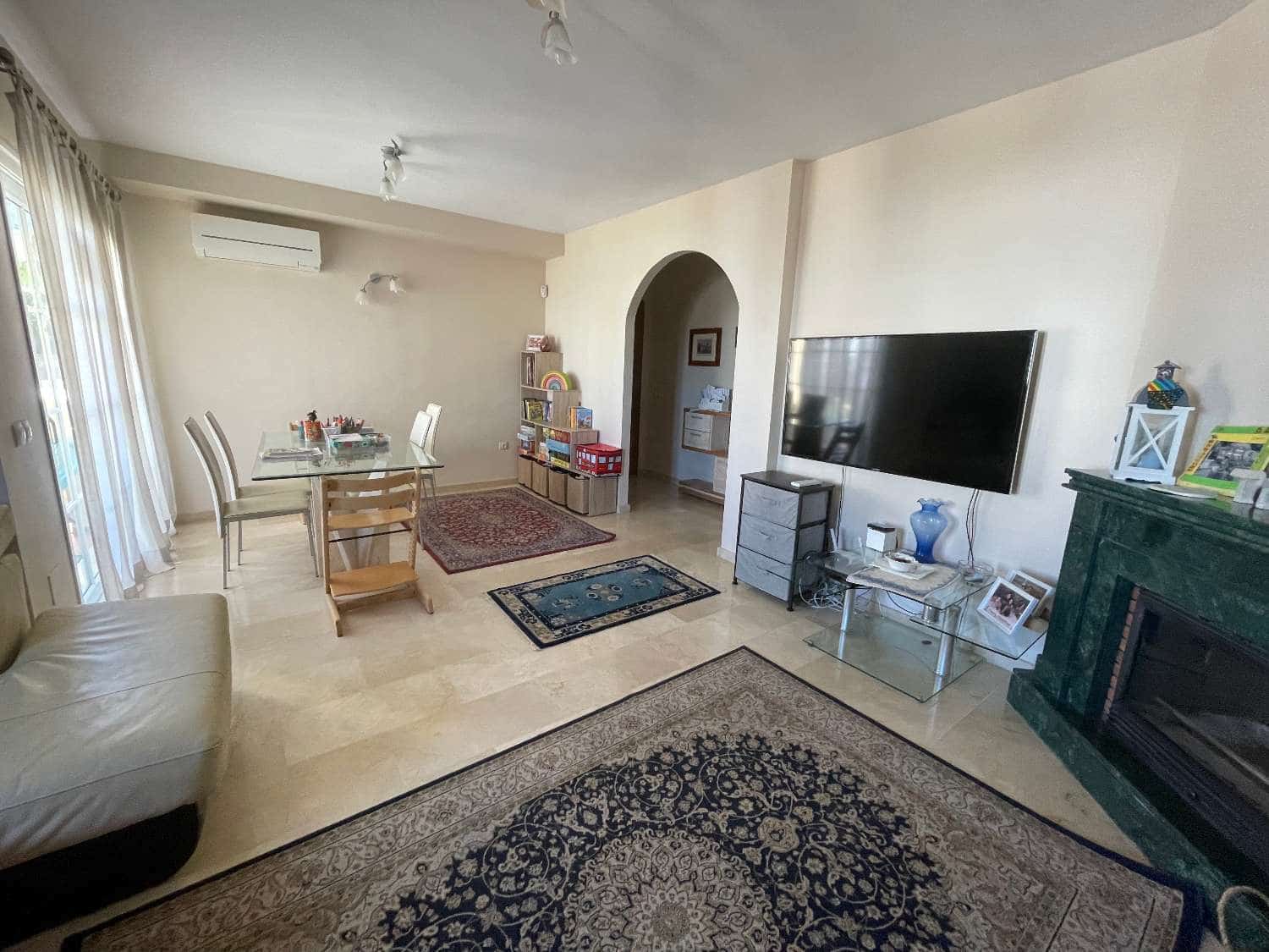 6 soveværelse Semi-Rækkehus til salg i Alhaurin de la Torre med swimmingpool garage - € 649.000 (Ref: 9226188)