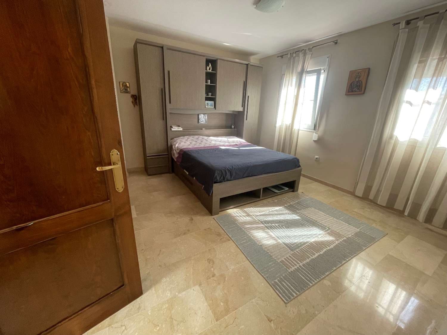 6 soveværelse Semi-Rækkehus til salg i Alhaurin de la Torre med swimmingpool garage - € 649.000 (Ref: 9226188)