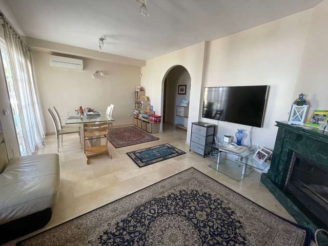 6 soveværelse Semi-Rækkehus til salg i Alhaurín de la Torre med swimmingpool garage - € 649.000 (Ref: 9226188)