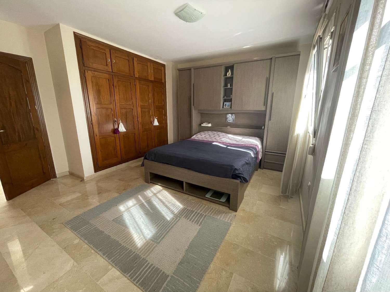 6 soveværelse Semi-Rækkehus til salg i Alhaurin de la Torre med swimmingpool garage - € 649.000 (Ref: 9226188)