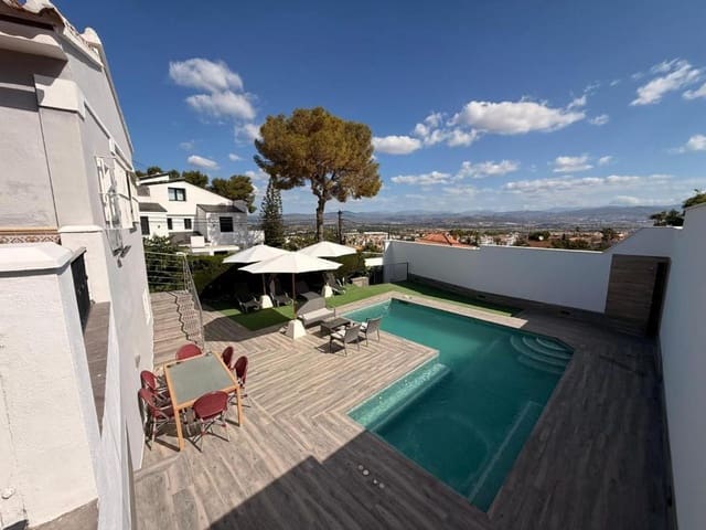 3 bedroom Villa for rent in Alhaurín de la Torre with pool garage - € 2,750 (Ref: 9272055)