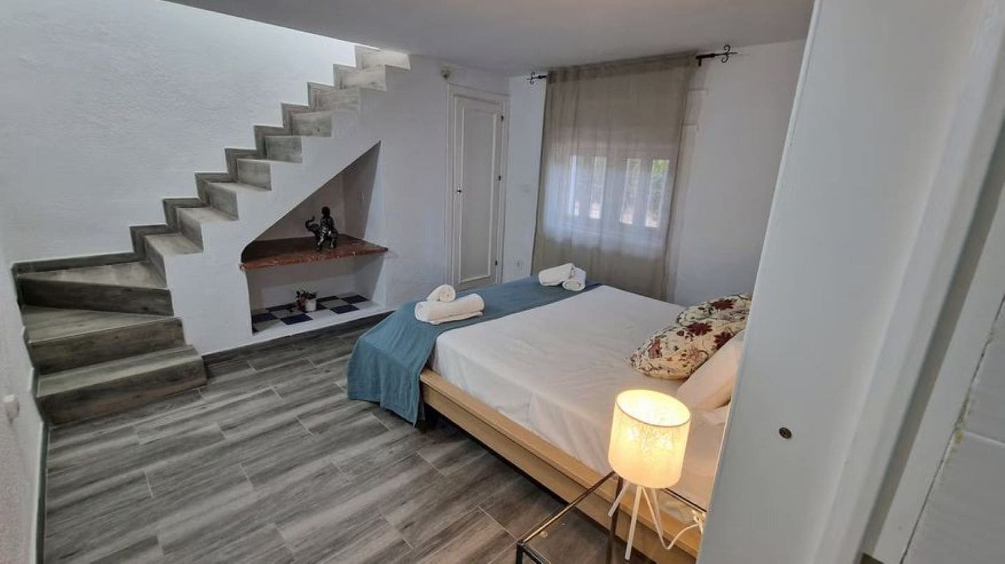 3 bedroom Villa for rent in Alhaurin de la Torre with pool garage - € 2,750 (Ref: 9272055)