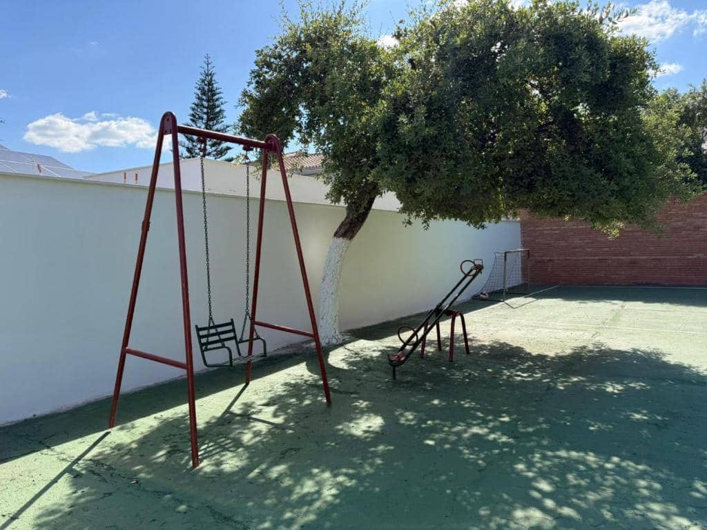 3 bedroom Villa for rent in Alhaurin de la Torre with pool garage - € 2,750 (Ref: 9272055)