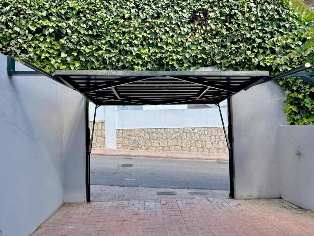 3 bedroom Villa for rent in Alhaurin de la Torre with pool garage - € 2,750 (Ref: 9272055)