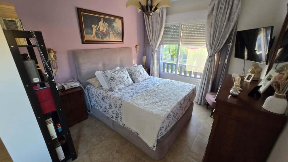 4 soveværelse Semi-Rækkehus til salg i Alhaurin de la Torre med swimmingpool - € 550.000 (Ref: 9325924)