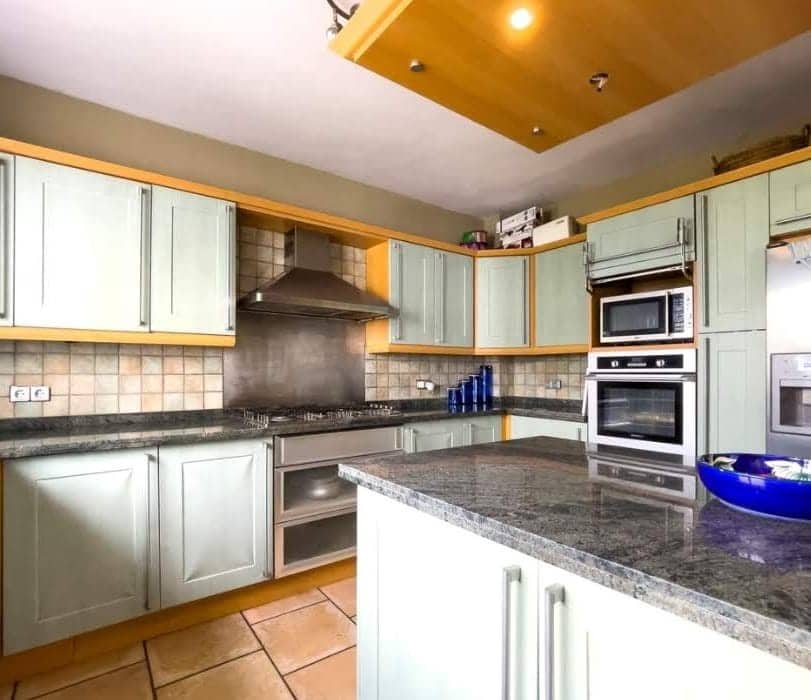 7 bedroom Villa for sale in Alhaurin de la Torre with pool - € 625,000 (Ref: 9491068)