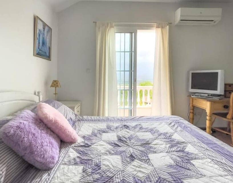 7 bedroom Villa for sale in Alhaurin de la Torre with pool - € 625,000 (Ref: 9491068)