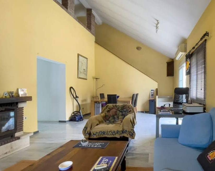 7 bedroom Villa for sale in Alhaurin de la Torre with pool - € 625,000 (Ref: 9491068)