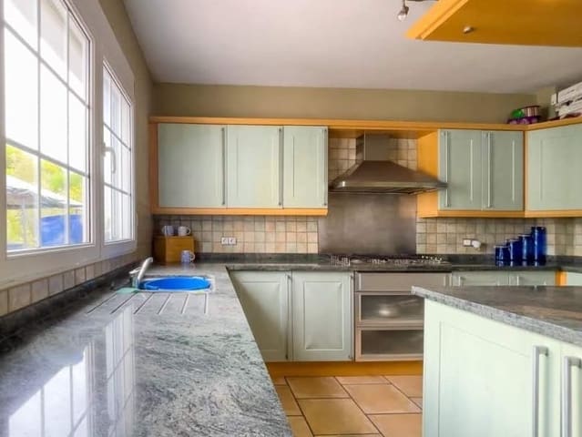 7 chambre Villa/Maison à vendre à Alhaurín de la Torre avec piscine - 625 000 € (Ref: 9491068)