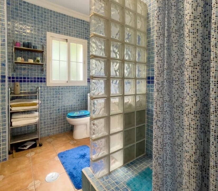 7 bedroom Villa for sale in Alhaurin de la Torre with pool - € 625,000 (Ref: 9491068)