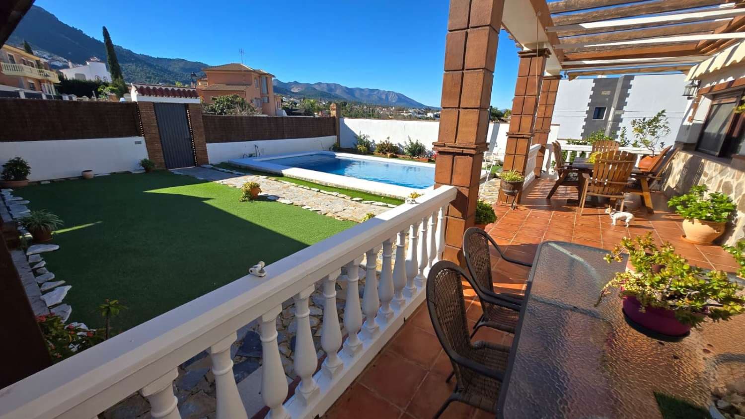 6 bedroom Villa for sale in Alhaurin de la Torre with pool - € 765,000 (Ref: 9496794)