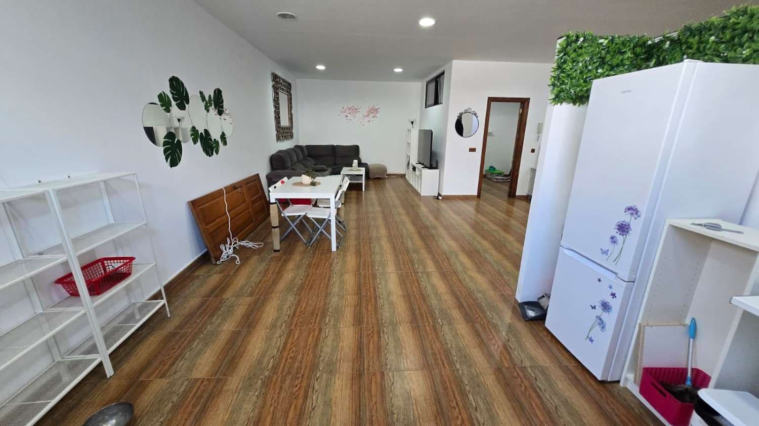 6 bedroom Villa for sale in Alhaurin de la Torre with pool - € 765,000 (Ref: 9496794)