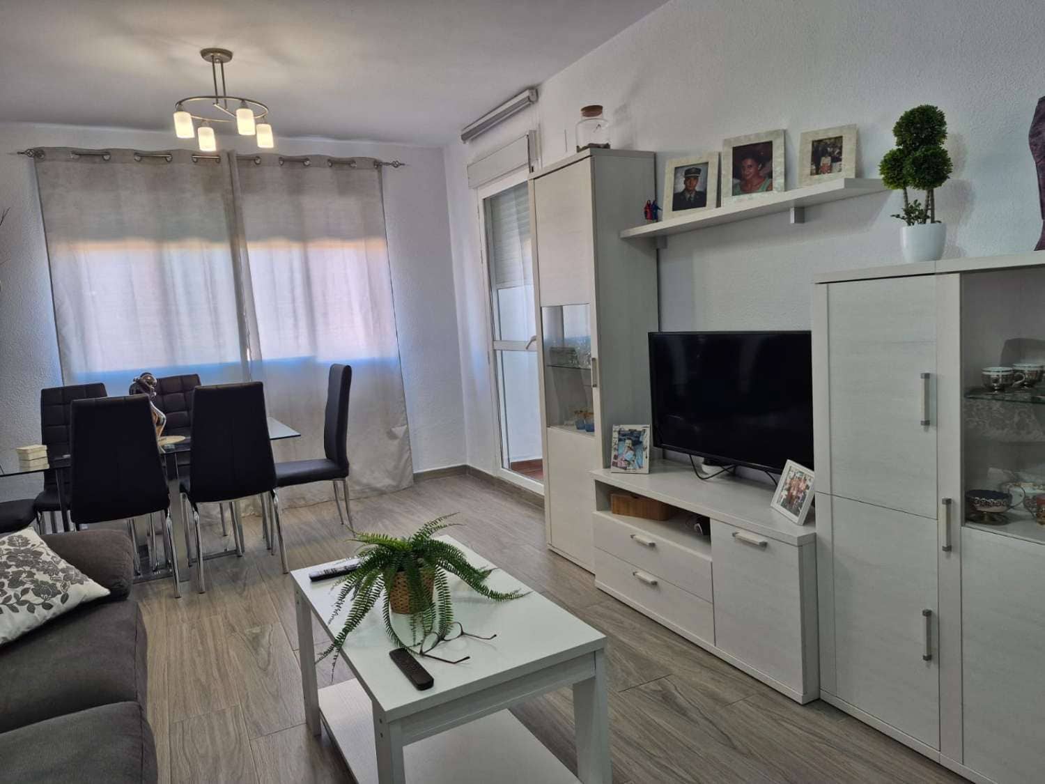 3 sypialnia Mieszkanie na sprzedaż w Alhaurin de la Torre z basenem garażem - 375 000 € (Ref: 9535496)