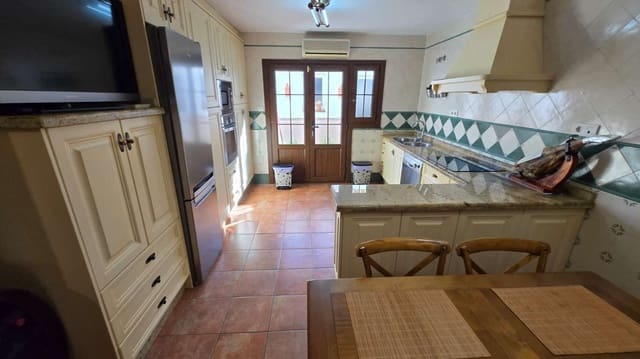 4 bedroom Terraced Villa for sale in Alhaurín de la Torre - € 625,000 (Ref: 9607157)