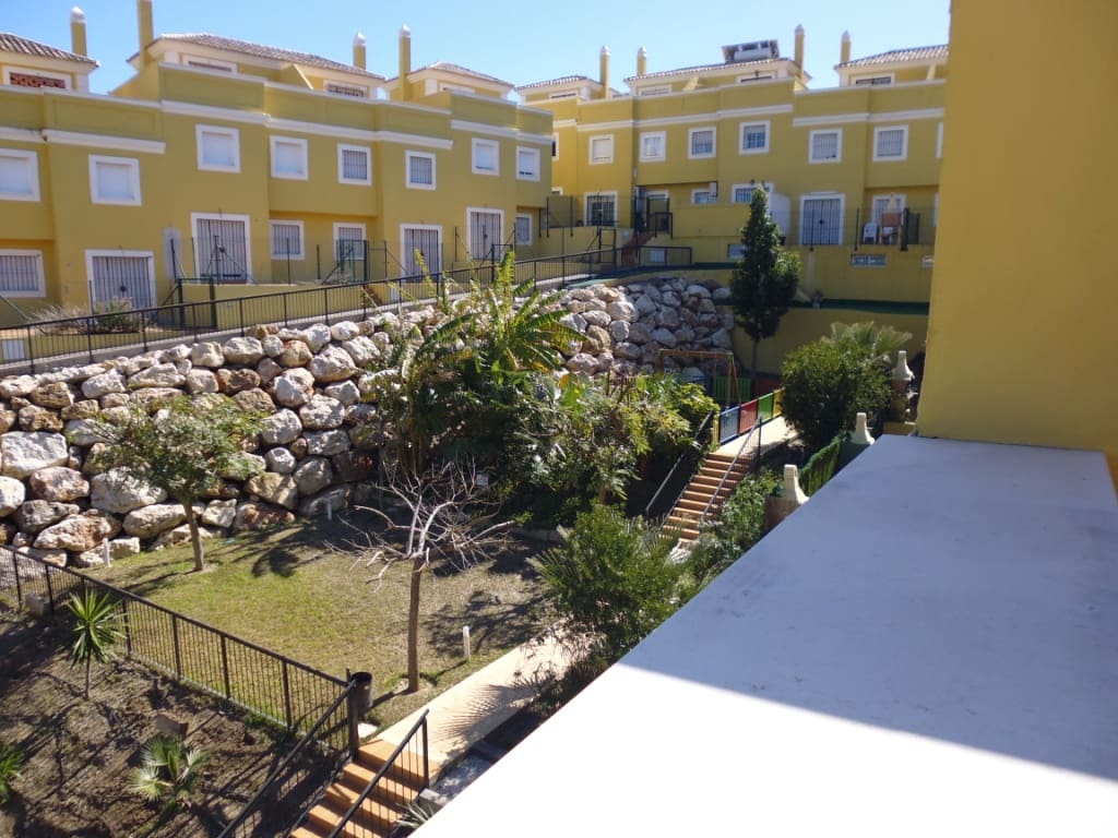 Adosado de 4 habitaciones en Alhaurín de la Torre en venta con piscina garaje - 410.000 € (Ref: 9643716)