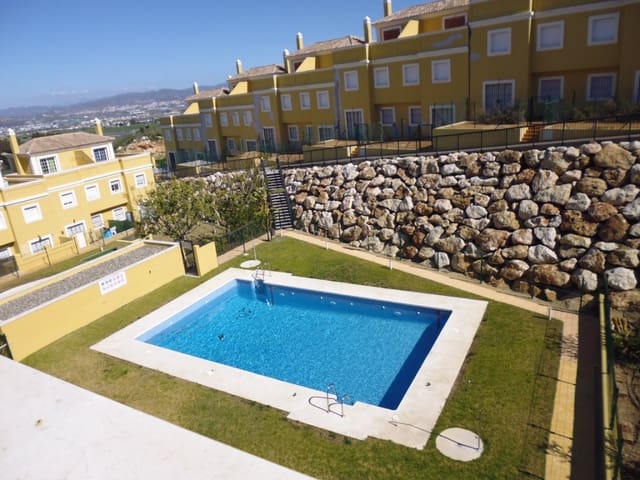 4 Zimmer Reihenhaus zu verkaufen in Alhaurín de la Torre mit Pool Garage - 410.000 € (Ref: 9643716)