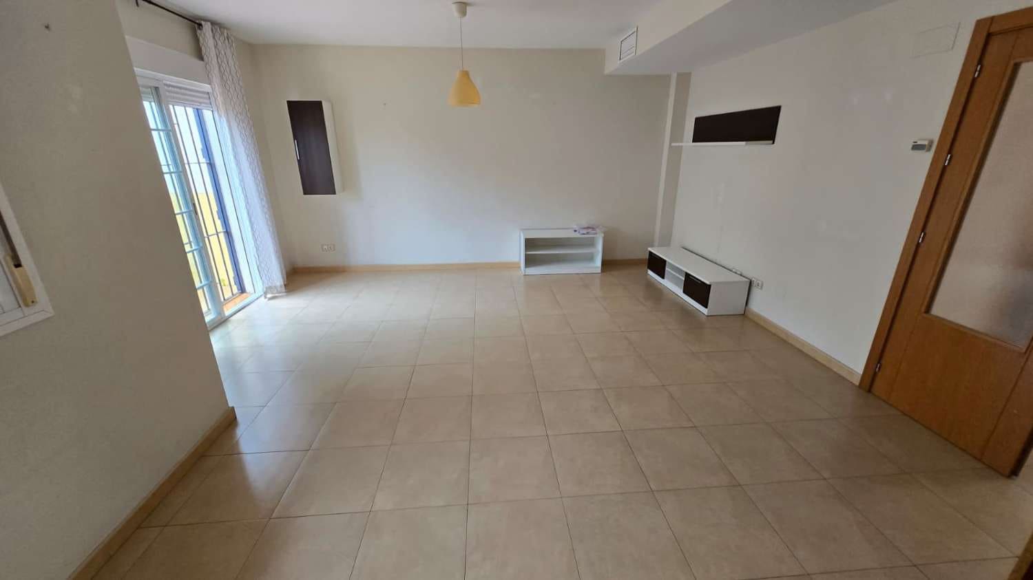 Adosado de 4 habitaciones en Alhaurín de la Torre en venta con piscina garaje - 410.000 € (Ref: 9643716)