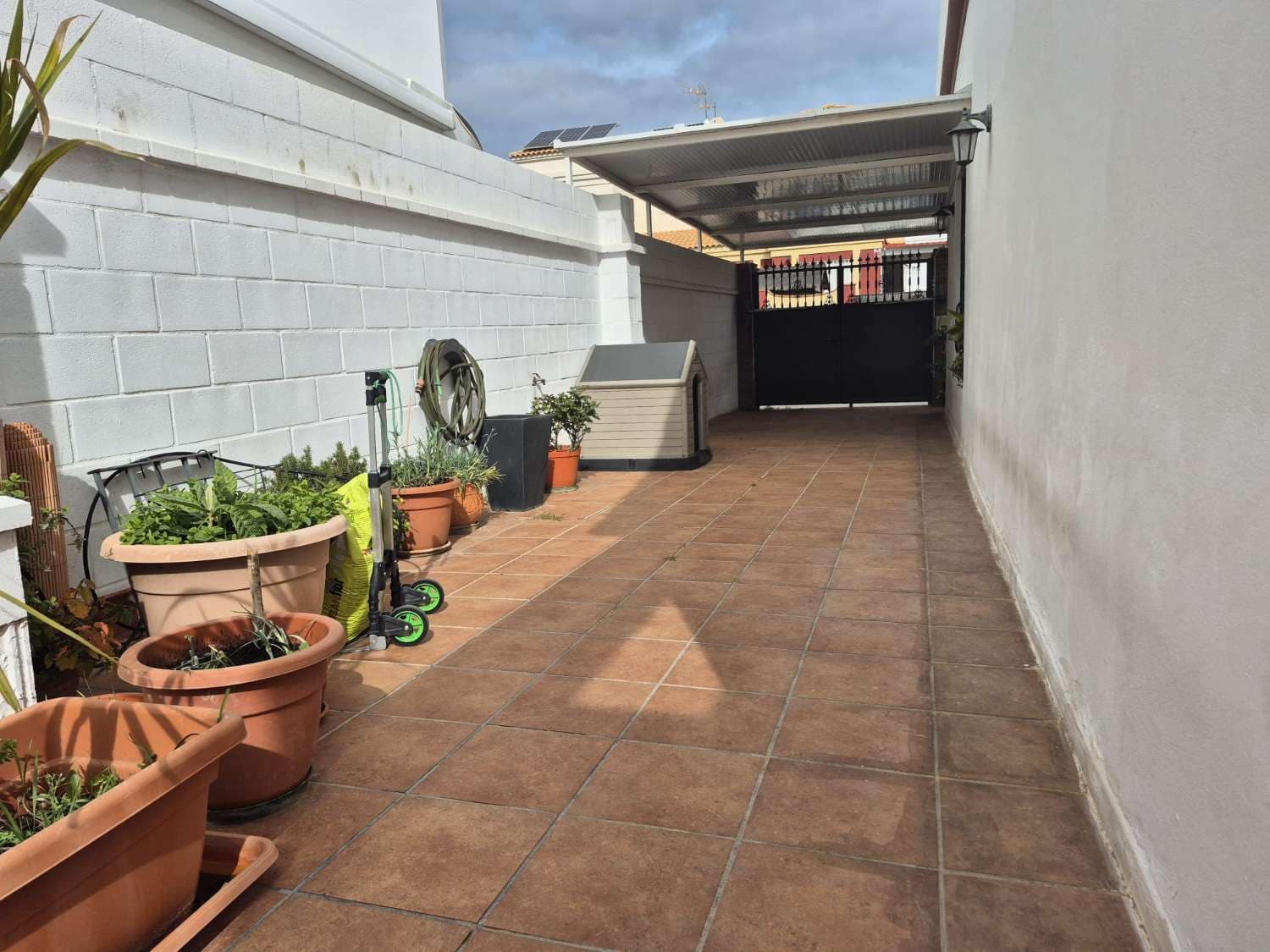 2 soverom Kjedet enebolig til salgs i Alhaurin de la Torre med svømmebasseng garasje - € 470 000 (Ref: 9665874)