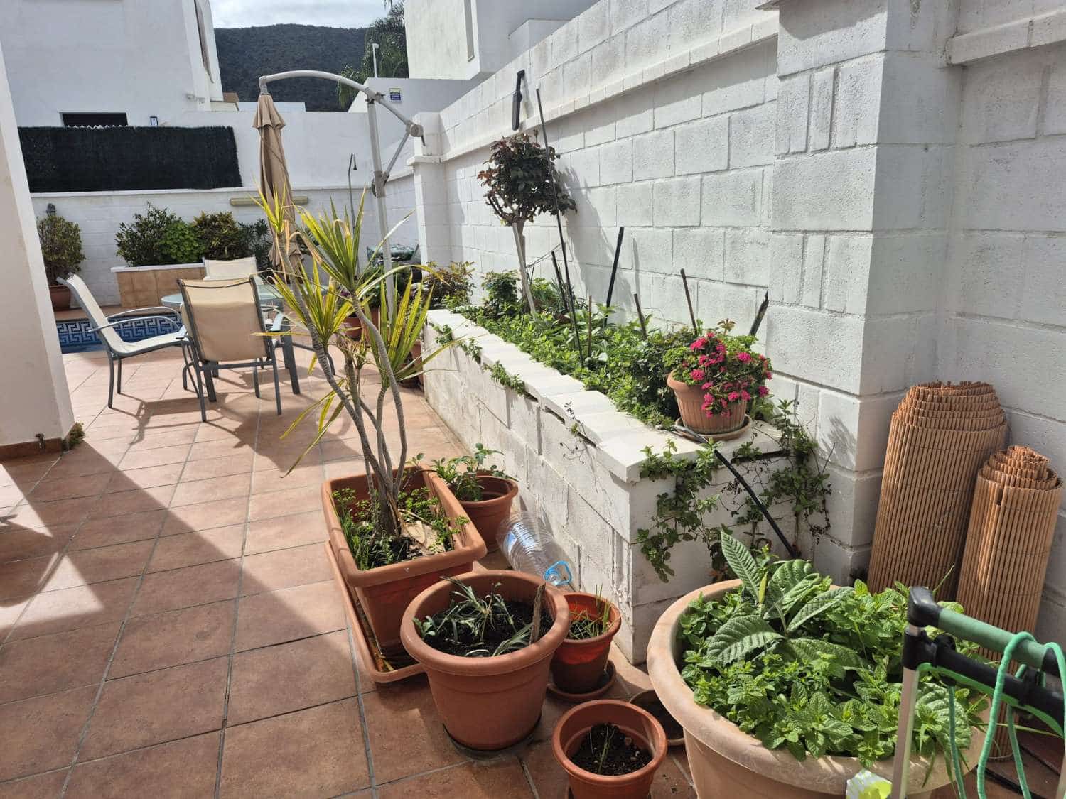 2 soverom Kjedet enebolig til salgs i Alhaurin de la Torre med svømmebasseng garasje - € 470 000 (Ref: 9665874)