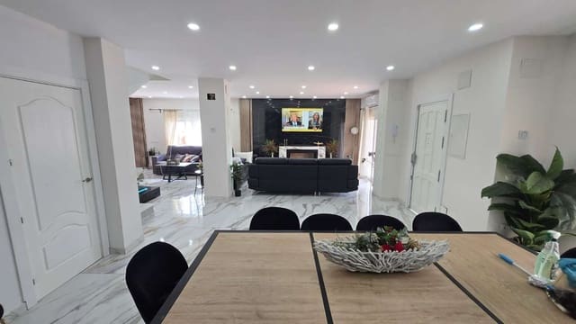 5 soveværelse Villa til salg i Alhaurín de la Torre med swimmingpool garage - € 975.000 (Ref: 9676726)