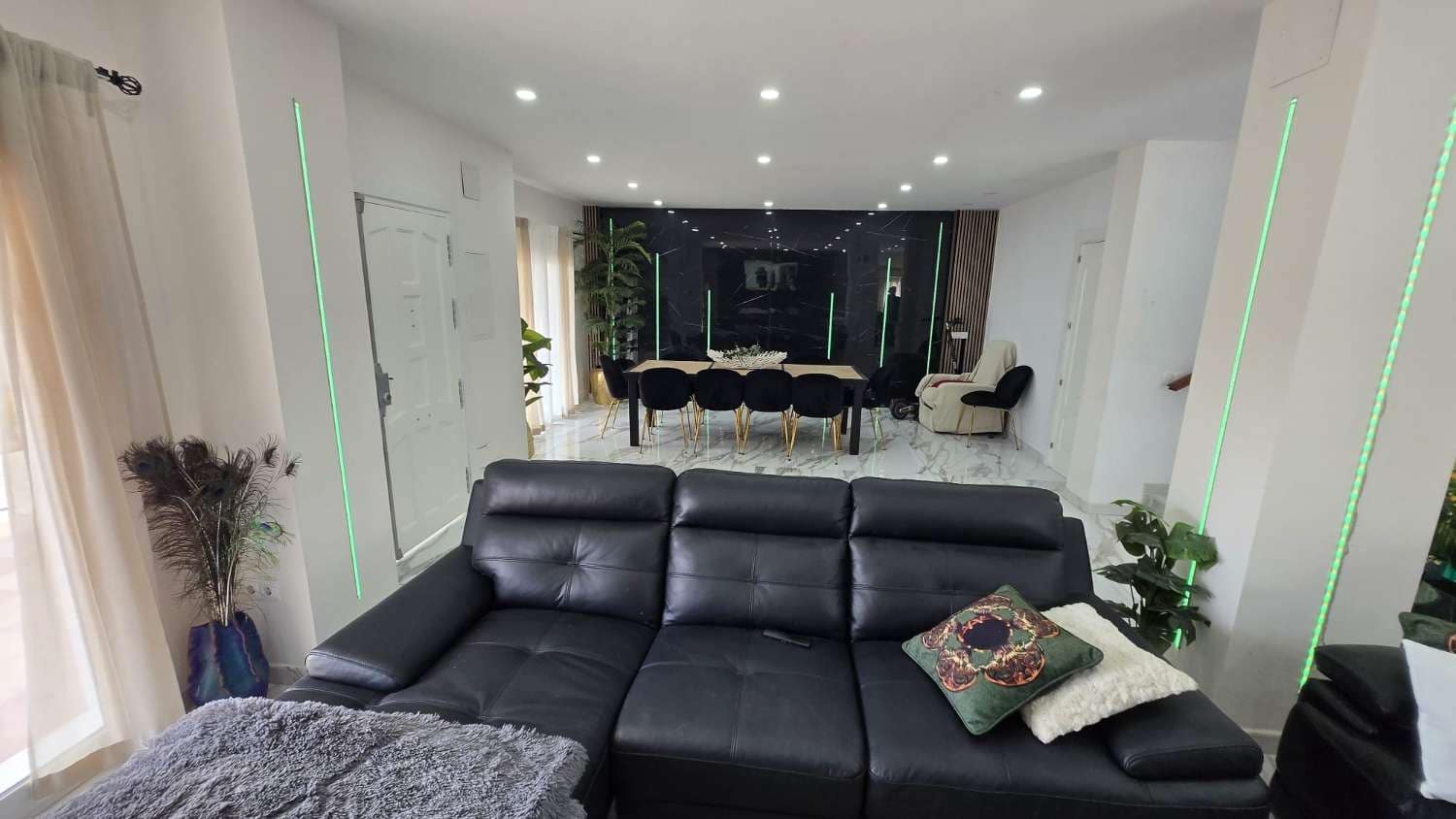 5 bedroom Villa for sale in Alhaurin de la Torre with pool garage - € 975,000 (Ref: 9676726)